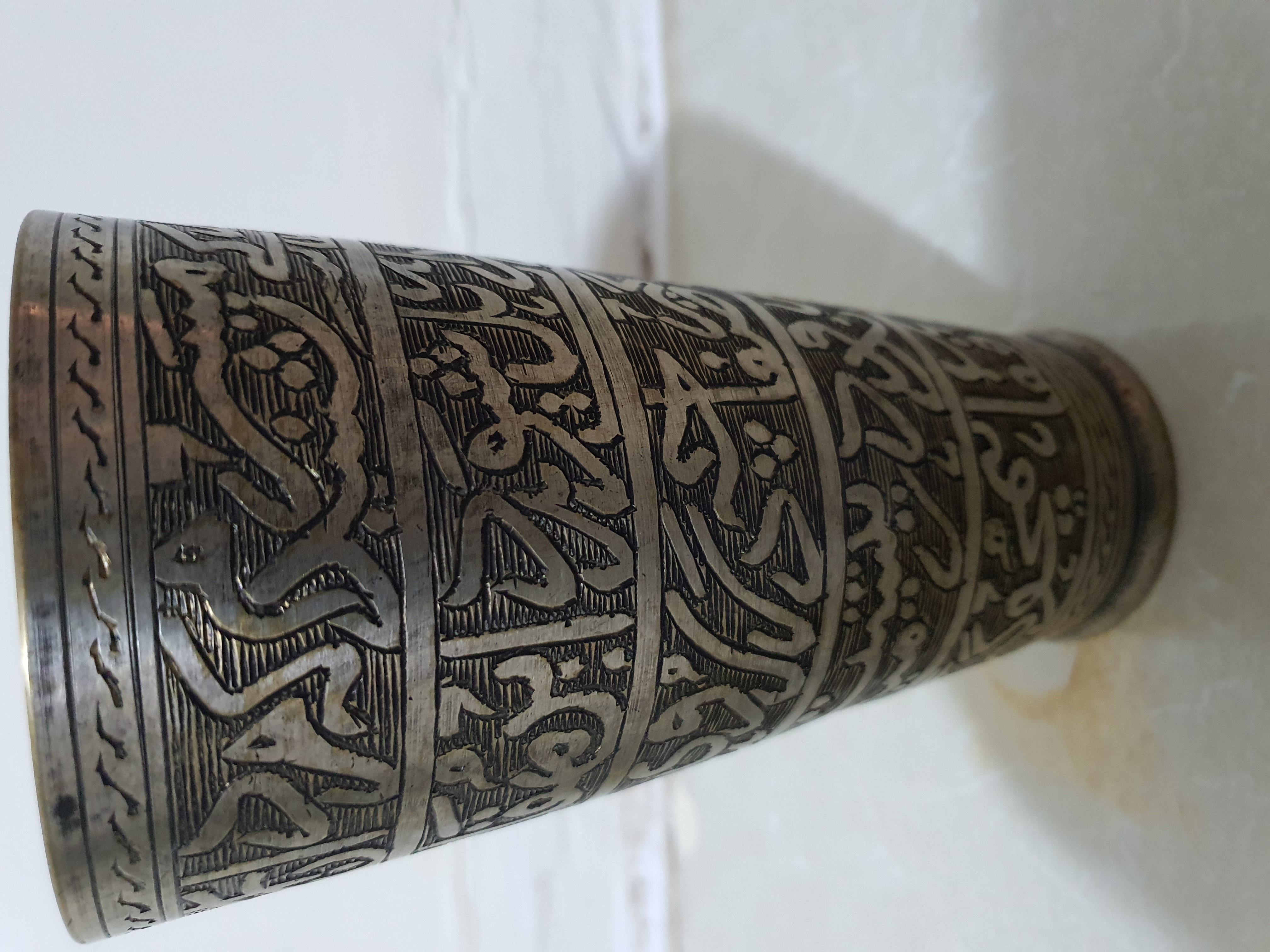 حکایت هشتم ونهم گلستان بصورت حکاکی روی لیوان